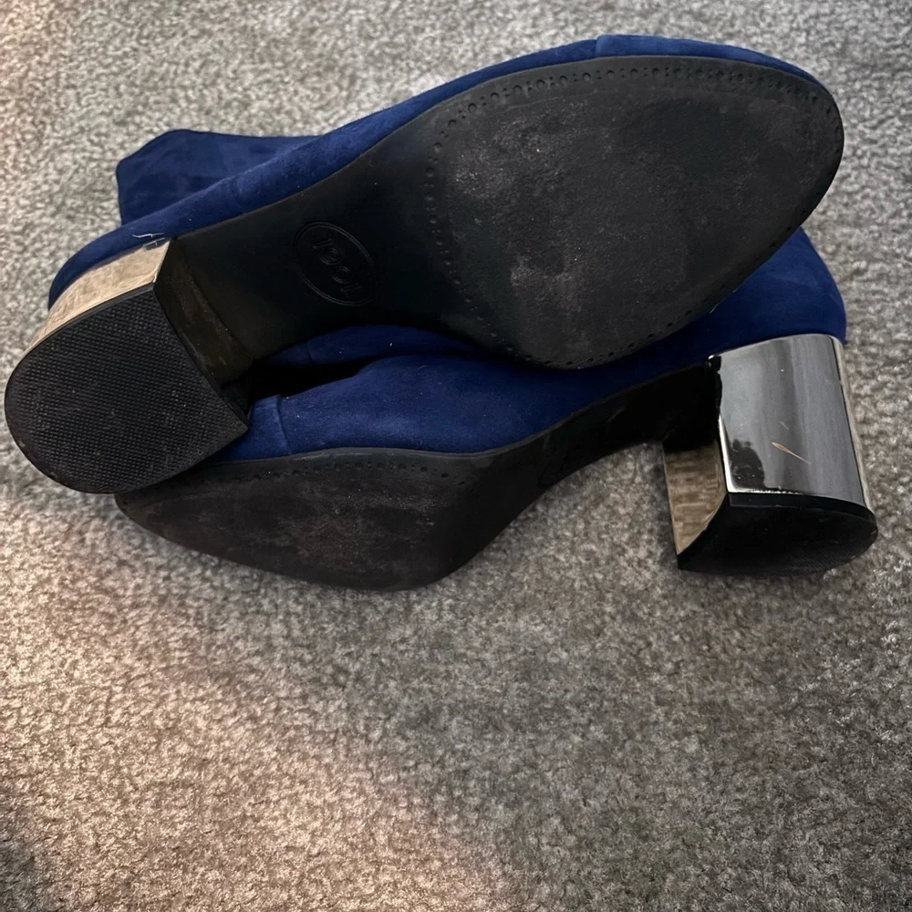 1901 Nordstrom Whittaker blue suede ankle boots with a gold heel size 9